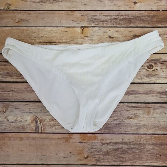 Becca loreto ribbed bikini bottom white low rise - Picture 3 of 6
